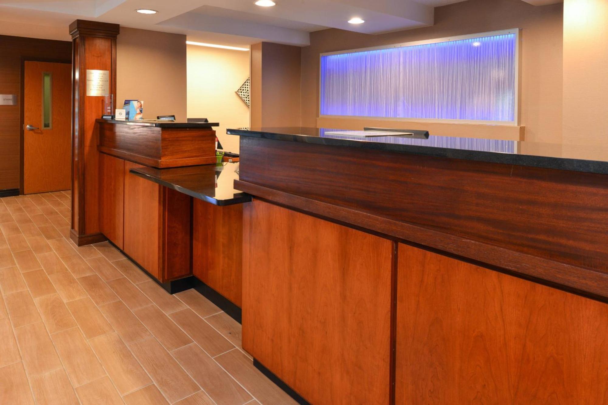 Fairfield Inn & Suites By Marriott Lexington Georgetown/College Inn Buitenkant foto